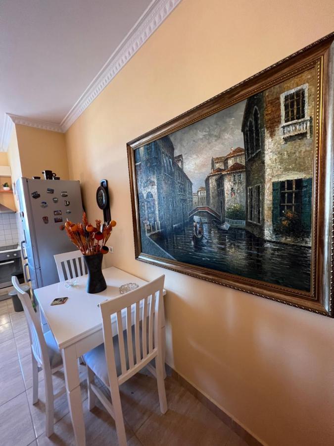 City Center Apartment In Shkodër エクステリア 写真